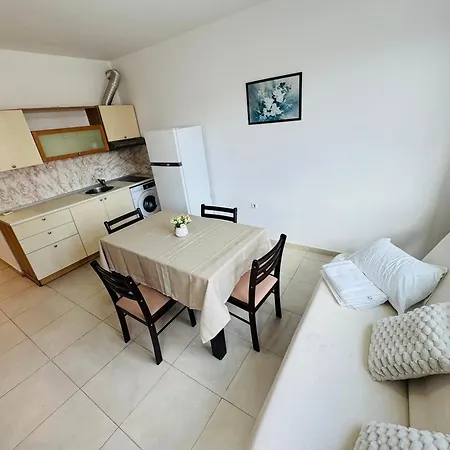Sunny House 203 One Bedroom Apartman